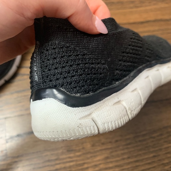 Good Condition Skechers Air Cooled Memory Foam Black Slip Ons Women’s Size 6 - Picture 10 of 15